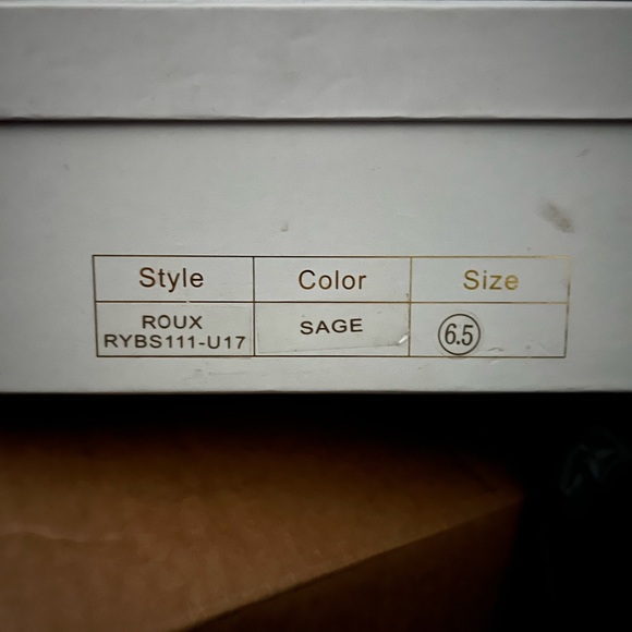 Thigh high boots - Picture 4 of 4